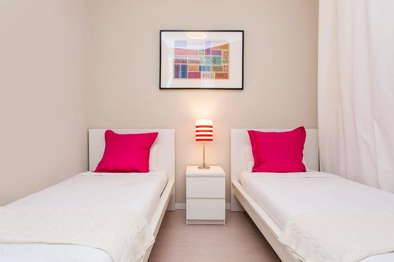 Stay U-Nique Apartments Floridablanca II Barcellona Esterno foto